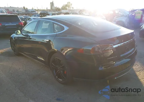 2013 Tesla Model S из США, поврежденный, VIN 5YJSA1CN6DFP17285